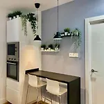 Moderno Piso Junto A La Plaza Mayor